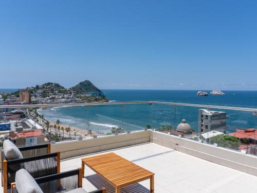 Billion dollar View with Private Terrace