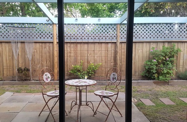 Bimble Beach Home 1 by Ready Set Stay- Close to the beach,WiFi,full linen&towels