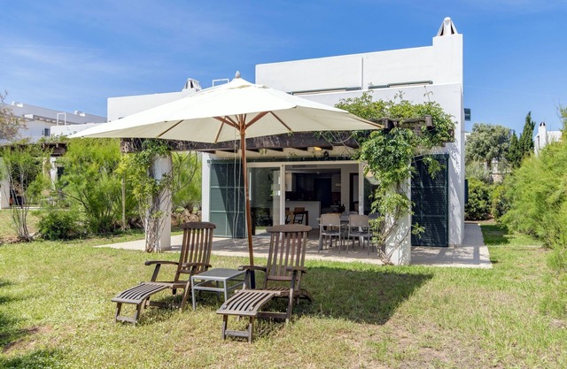 Biniancolla Heura villa with communal pool