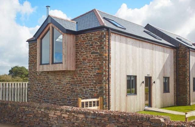Birch House, situated just outside of the beautiful lively village of St Agnes and only 1.5 miles fr