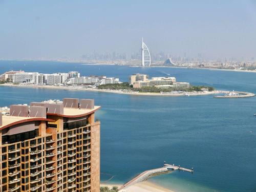 Bird's-eye view studio PalmTower