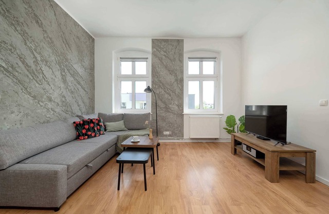 Birmańska 5 | Wrocław | Cosy Apartment | Remote Work | Smart TV & WiFi