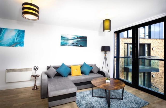 Birmingham City Centre-Chinatown-Business-Leisure