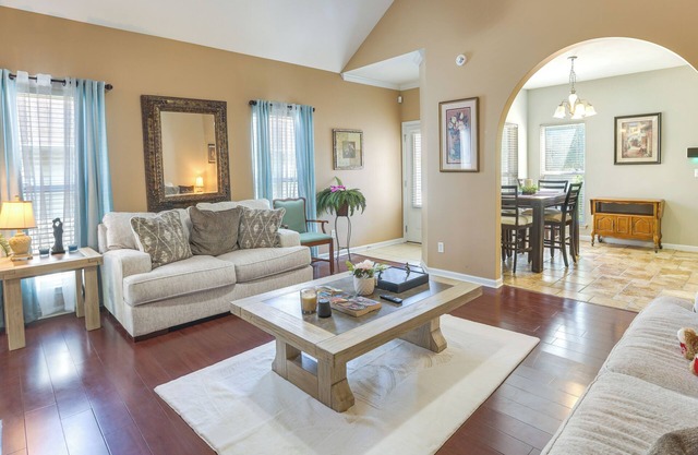 Birmingham Home w/Yard - 15 Mi to Downtown!