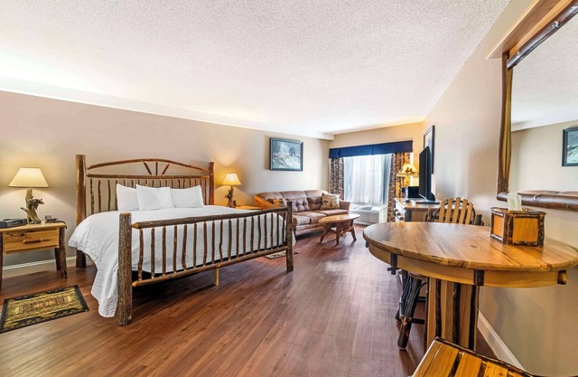 Black Bear Inn, an Ascend Collection Hotel
