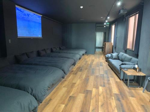 Black Penthouse Naha 最大12名宿泊可 118平米 国際通り沿い 牧志駅 徒歩5分