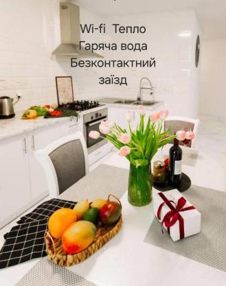 Black&White Нова стильна квартира на Київській
