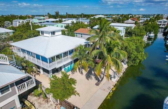 Blackbeard`s Hideaway | Cozy canalfront cottage is an angler's dream on Cudjoe Key