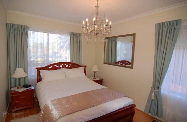 Blackburn Holiday Apartment 5