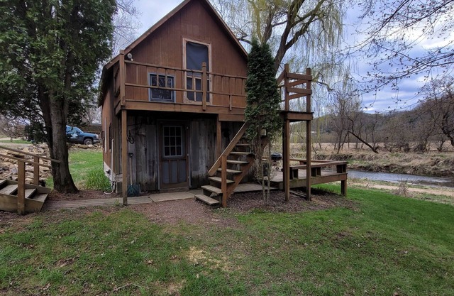 Blakley Hobbit Large Cabin