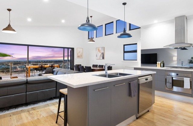 Bliss on Birkdale - 39A Birkdale Street, Normanville