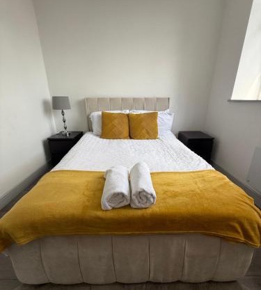 Blissful Snug Haven in Desborough