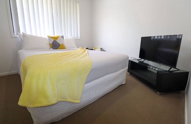 BLK Stays Guest House Deluxe Unit One Side