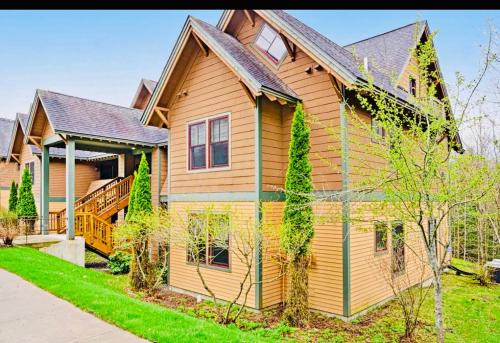 Blossom Haven Charming 3BR Condo