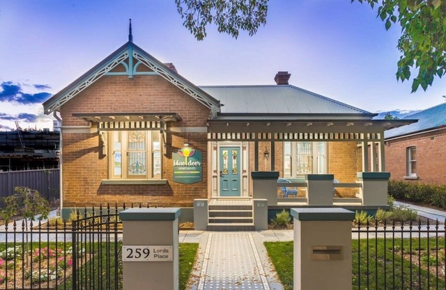 Blue Door Apartment | CBD Location, 2 Bed 2 Bath
