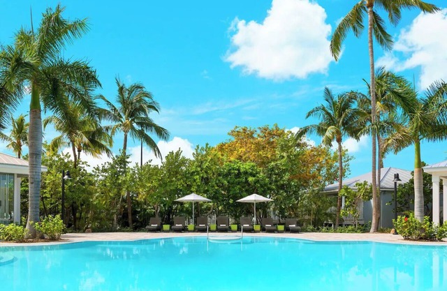 Blue Flamingo Resort Key West | 2 Relaxing Ocean View Rooms for Your Stay