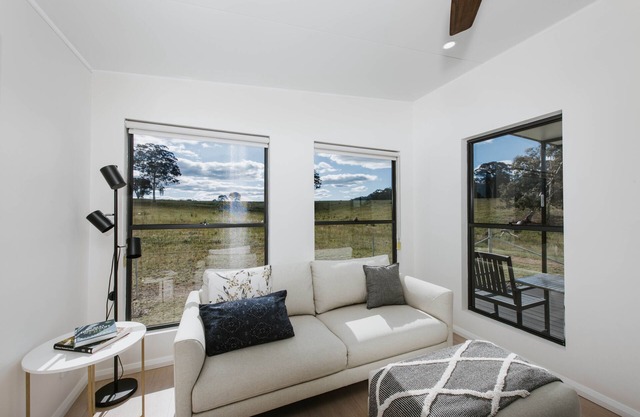 Blue Gum Villa at Hepburn Retreat, Mudgee Region NSW - Pet Friendly!