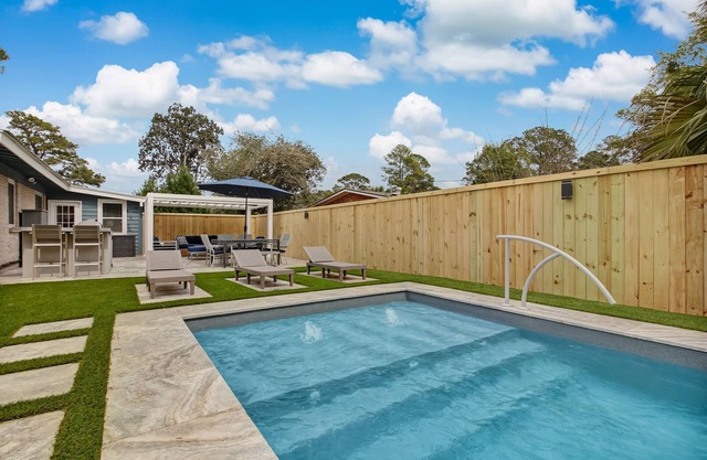 Blue Kayak House - Heated Private Pool - Bring your Kayak