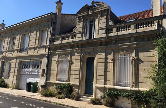 Blue Lodge in Bordeaux
