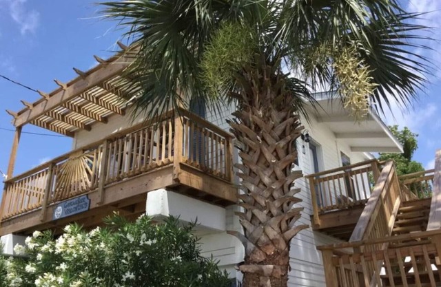 Blue Moon Carriage House Loft in historic Apalachicola FL downtown district