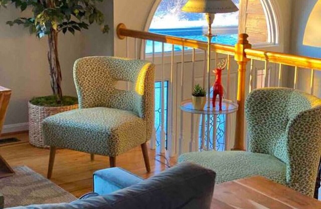 Blue Mountain Getaway: Hot tub, Winery, Game Room
