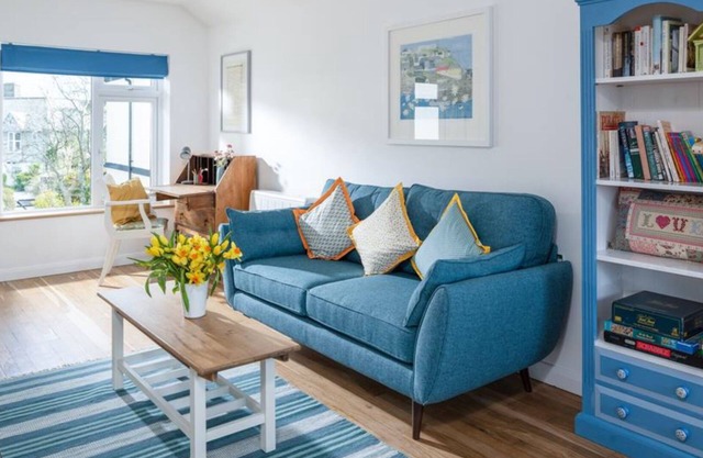 Blue Pebble - Chic and comfortable retreat, near coastal path and local beaches