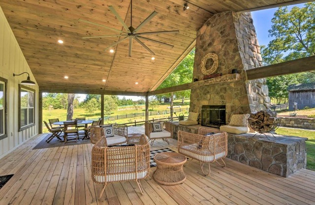 Blue Ridge Cottage Modern Solace in the Mountains