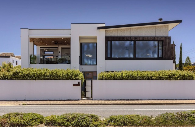 Blue Sea/Sun Sand Surf: Henley Beach Luxe/4BR
