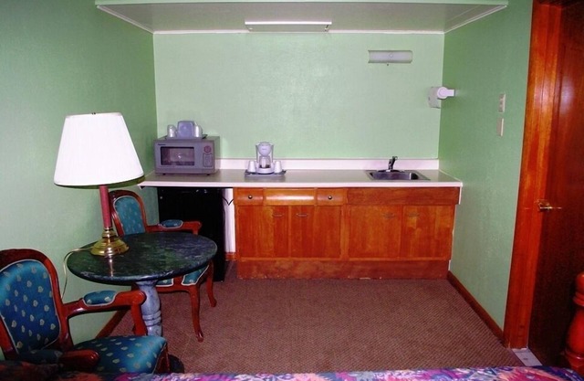 Blue Spruce Motel
