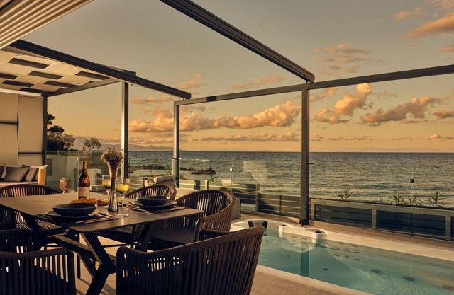 Blue View-2 bedroom villa with jaccuzzi and sea view
