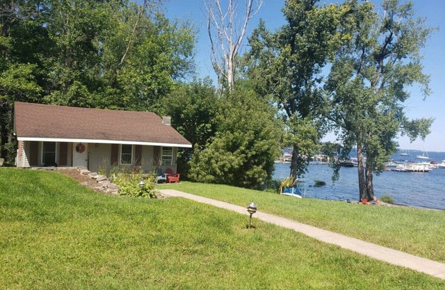 Blueberry Cottage Lake Champlain