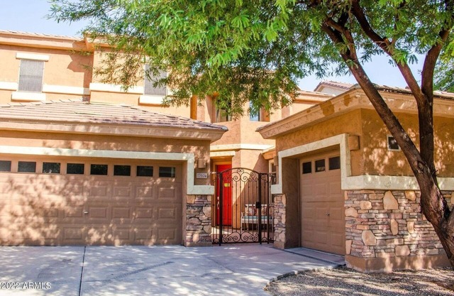 BlueSkySurprise-Large Family home with pool in Surprise