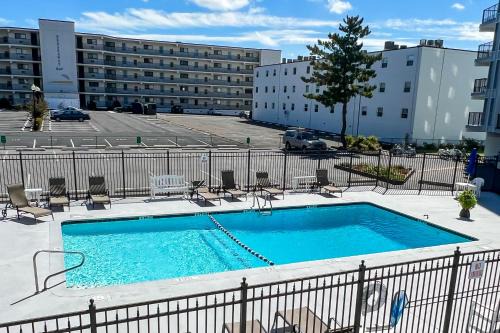 Bluewater East, Unit 201