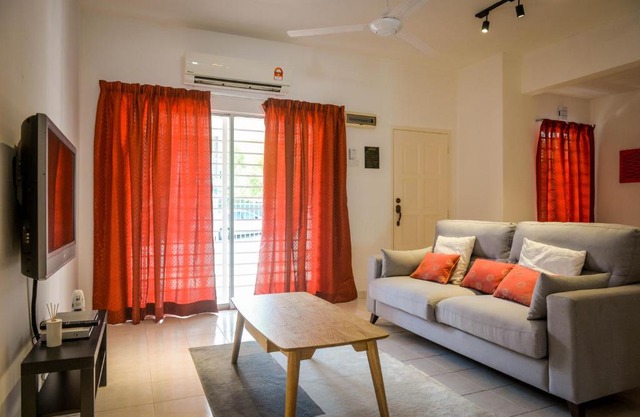 BNB Cozy Homestay - Emerald West Rawang