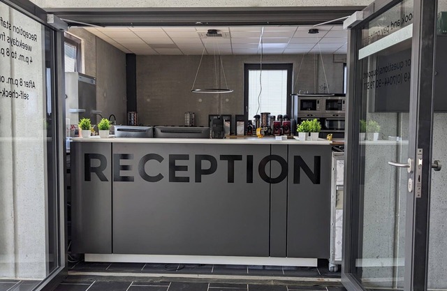 Boardingrooms Direct A8, Close to Stuttgart, 25min