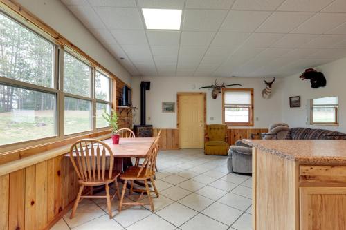 Boat Dock and Fire Pit Lakefront Monico Home!