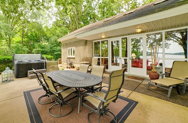 Boat Dock: Lakeside Kentucky Getaway!
