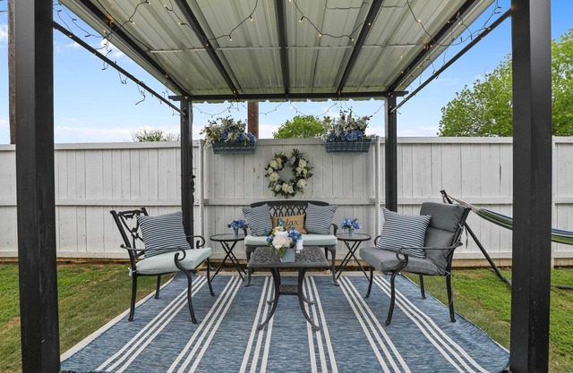 Boat & Fish on Lewisville Lake: Pet-Friendly Haven