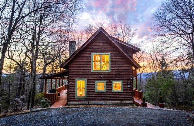 Bobcat Retreat-Open for Bookings! Hot Tub, Private Retreat, WIFI