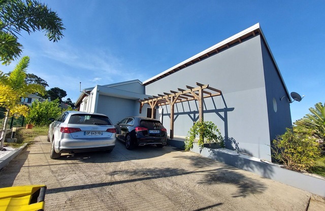 Bohemian chic villa between sea and mountains, 160m², in the heart of the mountains