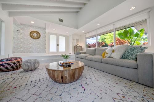 Boho House - Stylist Home with Parking and large Yard