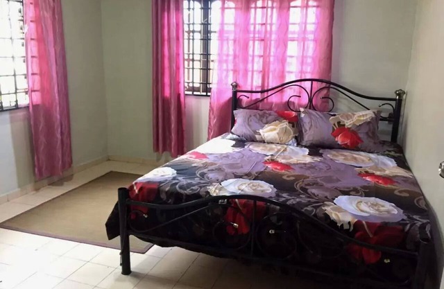 Bonda Homestay Entire House