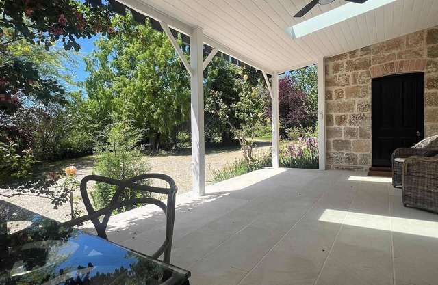Bonnie Blink - Historic 1874 Home with Bush Views