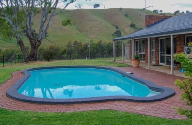 BONNIE DOON HOLIDAY HOUSE, TRANQUIL GETAWAY