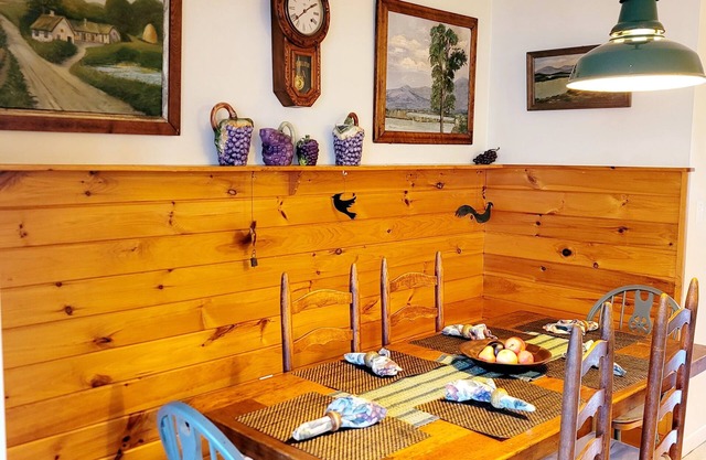 Book your 4 bedroom colonial house now for your winter Adventures!