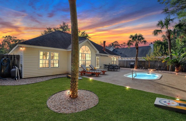 Book Your Fall/Winter Getaway! Pool Game Room Fire Pit