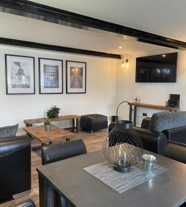 Booking Urban at Halstead