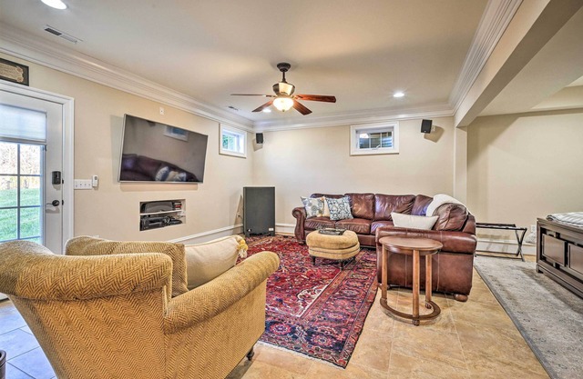 Boonsboro Studio w/Wood-Burning Fire Pit!