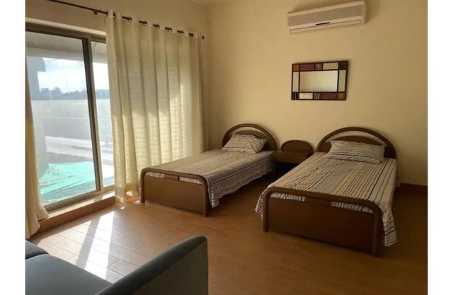 Bosan Road cell no: 03366386547