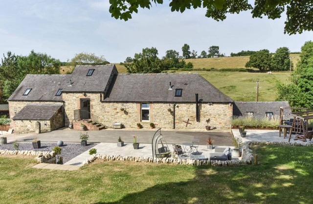 Bosing Barn - Two Bedroom House, Sleeps 4